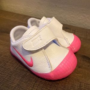 Baby Nike shoes size 2c